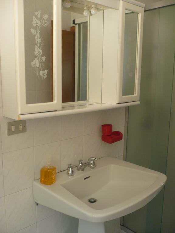 Appartamento Michela Brenzone sul Garda Habitación foto